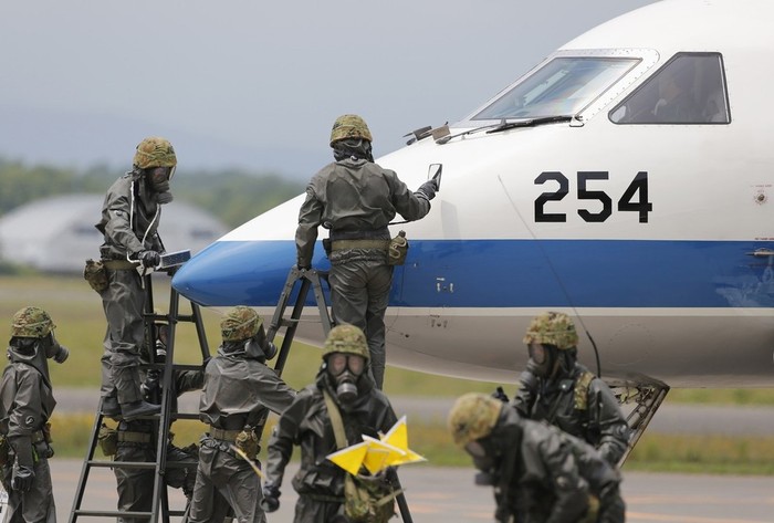 Lính phòng hoá Singapore, Nhật Bản, Hàn Quốc tham gia tập trận ở sân bay Nhật Bản